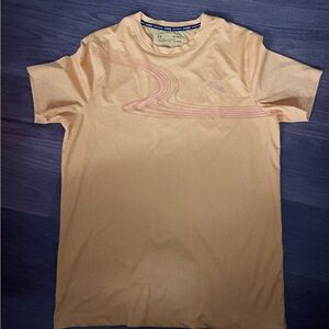 Under Armour Men’s orange Short-Sleeve Performance Tee